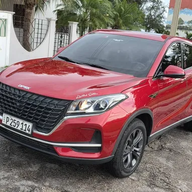 Vendo o negocio Dong Feng 2025 cero km full limited en piel con techo de crsital motor con turbo - Img 102845929