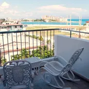 RENTA de apartamento moderno con vista al mar en Vedado - Img 55409999