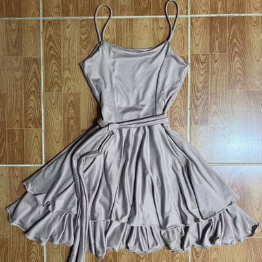 Vestido con lazo corte princesa de vuelo - Img 123457624