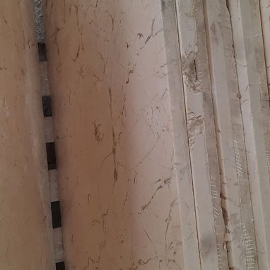 Planchas de mármol a 14mil pesos y mano de obra 10mil por cada plancha trabajada color crema - Img 121942588