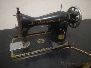 Se vende máquina de coser - Img 52116607