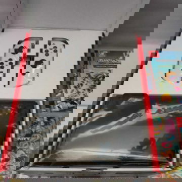 Switch Oled, 10 Games, Extra Joycons, pro controller