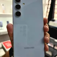 Samsung S24 fe 8/256 poco uso Importado en 340 usd - Img 57875656