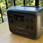 Bluetti Elite 100 V2  🔋 1024 Wh de capacidad con batería LiFePO₄ (más de 4000 ciclos de vida útil). ⚡ 1800 W de potenci - Img 56985172