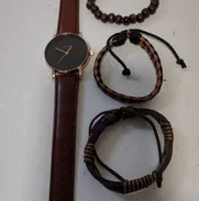 Reloj con 3 pulcitos de regalos a 15usd - Img 50146652