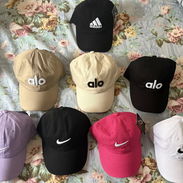 Gorras de marcas unisex : Nike, Adidas y Alo $4500 - Img 57831198