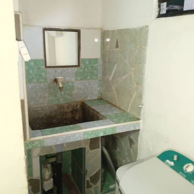 Casa cerca del mar,en planta baja de una biplanta,con entrada independiente en Cojimar - 7/10