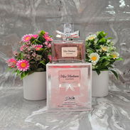Perfumes de mujer y hombre - Img 57832917