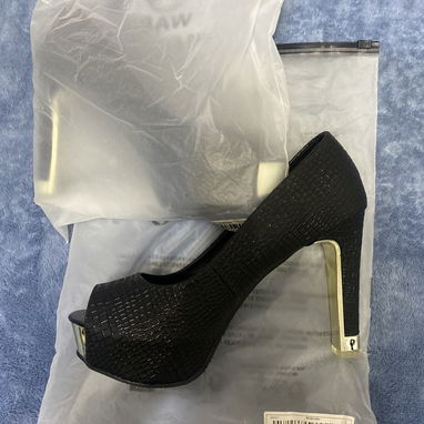 Zapatos de mujer y hombre - Img 120652947