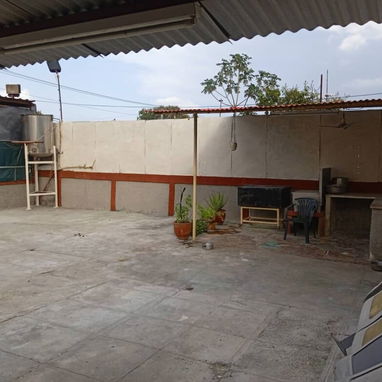 🏡*164_VENTA DE CASONA EN SAN MIGUEL ( A cuadras de la tienda de la cuevita o cerca de la calle 4ta q'va para 8 vías)* - 4/10