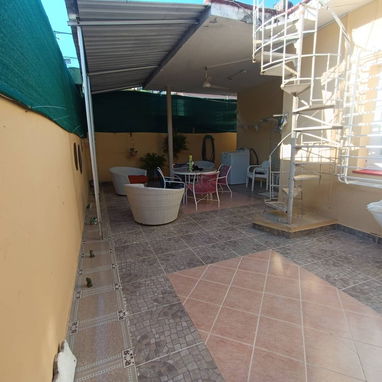 VENDO CASA EN MIRAMAR - 6/8