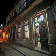 Centro Habana:San Miguel,a una cuadra de la EGREM a 3 Cuadras de Galiano,Casa Colonial,Aprox 100 m2,Puerta Calle,3/4,2Ba - Img 58324902