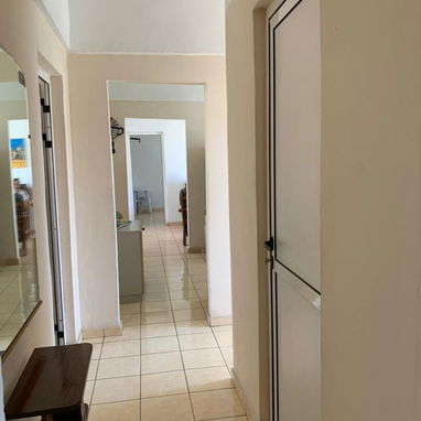 A la venta apartamento Placa Libre con Garaje Privado y Cerrado para 2 autos a pocos metros del Cine Avenida - Img 122156025