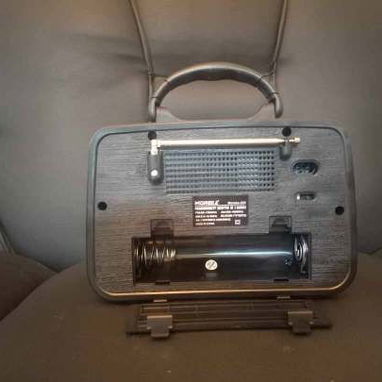 Radio FM Y AM. CON OTRAS FUNCIONES COMO LINTERNA ETC. - Img 101457512