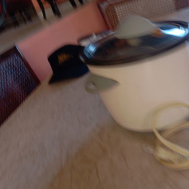 Vendo 1 0lla arrocera pequeña de poco uso. - Img 123889151