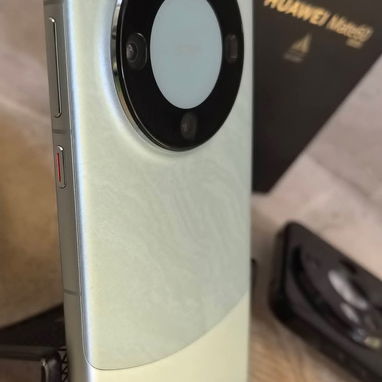 Huawei Mate 60 prácticamente nuevo en su caja con accesorios. - Img 125863536