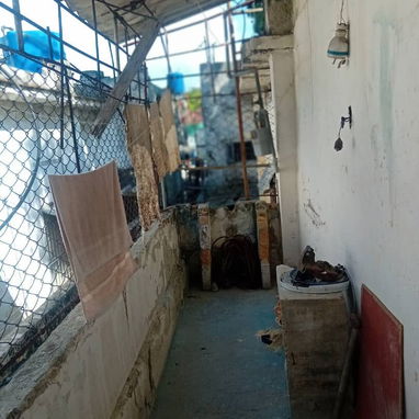 Casa Puerta de Calle  Sala , cocina , baño , 3 cuartos y terracita para tender ropa , placa Intermedia y techo viga y lo - 6/10