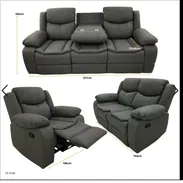 Conjunto de sofá reclinable sellado al vacío con un pequeño detalle q no afecta en nada 1600 - Img 57517148