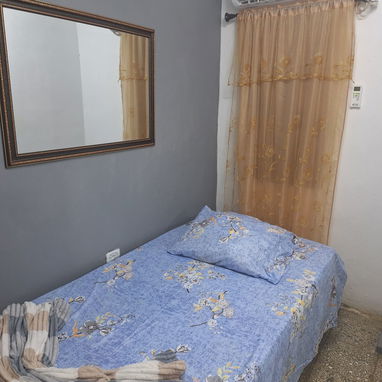 Vendo apartamento un cuarto en el Vedado - Img 123991080