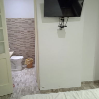 🏢Renta moderno apartamento en el Vedado frente a la UH🏢/Alquila una casa en La Habana/Rent a house - Img 124376659