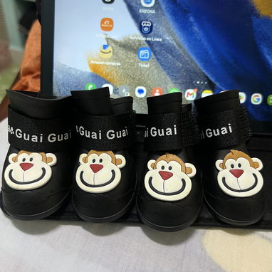 Zapatos de goma impermeable para mascotas Protéjala del calor del suelo y el agua en tiempos de lluvia! Calidad de vida! - Img 124259508