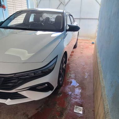 Vendo o Negocio Hyundai Elantra, básico máximo 2025 cero millas con 1500 km - Img 119778236