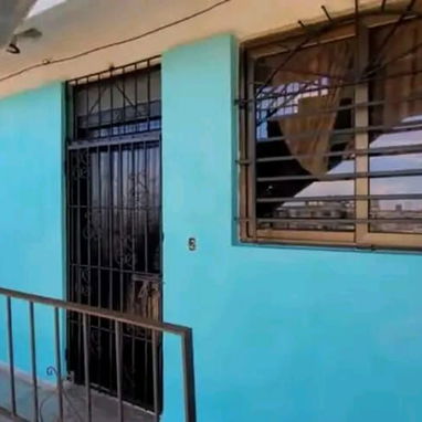 Vendo apartamento en la zona 10 de alamar x la guayabera,4to piso afectado,de 2 cuartos con todo adentro - 7/7