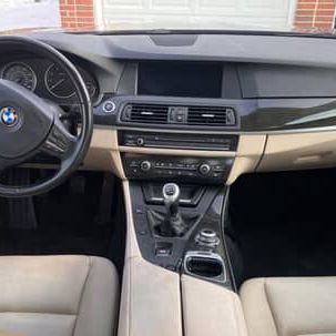 BMW 535i 2011 Transmisión manual de 6 velocidades, turbo de 6 cilindros, sin modificaciones - Img 112178364
