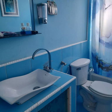 ​Alquiler Casa Biplanta (Planta Alta Independiente) - 2 Cuartos c/ Split, Calentador y Terraza Techada - Img 126451914