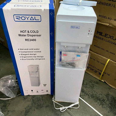 DISPENSADOR DE AGUA FRÍA Y CALIENTE. Incluye el botellon ROYAL - Img 117680148
