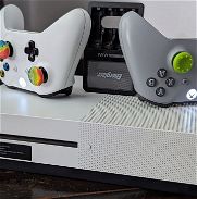 Vendo Xbox one S de 1 tera 2 mandos y 17 jàà - Img 45947358