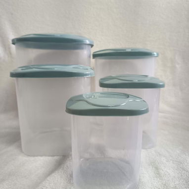 Set de 5 pozuelos plásticos con tapa - Img 121593916