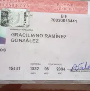 Busco trabajo como chofer o carro para trabajar - Img 50853963