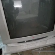 Vendo TV marca LG de 27 pulgadas en muy buen estado ( no ha sido reparado ) precio 25 dolares. Contactar a 52464760 - Img 56370248