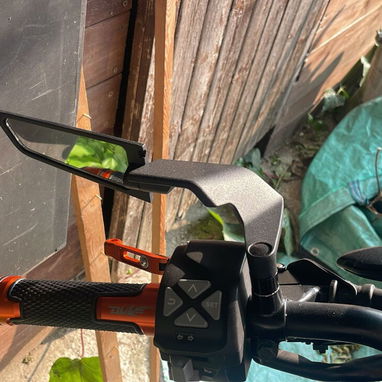 Espejos de motos con corte al aerodinámico y tipo alerón ( 30 USD) - Img 102588848