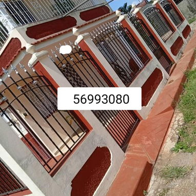 Se fabrican puertas, ventanas y rejas, pintadas con sus cristales y con su yale y trasporte incluido listas para poner - Img 122782220