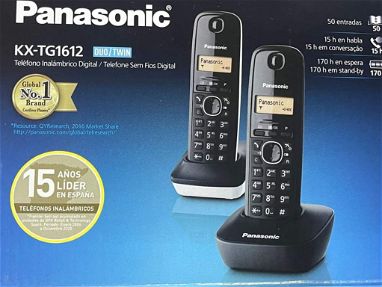 Teléfono inalámbrico Panasonic de dos bases - Img main-image