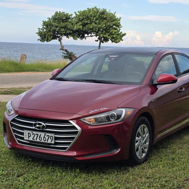 Vendo o Negocio en Hyundai Elantra, 2017 Carro importado - Img 111533618