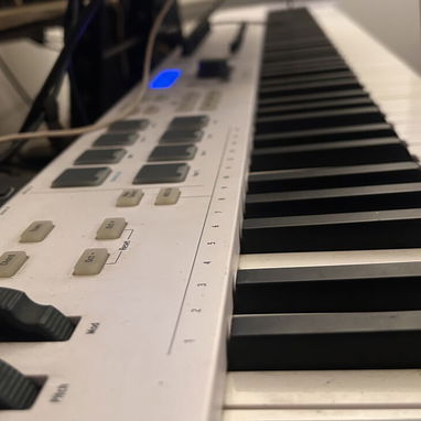 🎹 ALESIS KEYLAB ESSENTIAL 88 + SOPORTE +  PEDAL + STAND | OFERTA 300 USD 🔥 - 2/2
