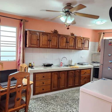 Venta de casa en Marianao,  cerca Hospital Militar.#215-A - 2/10