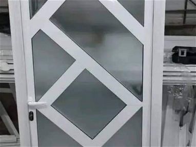Puertas y ventanas de aluminio con cristales y otros - Img 67697490