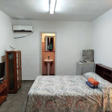 Se renta apartamento en Vedado! Zona con muy poca afectación eléctrica - 6/8