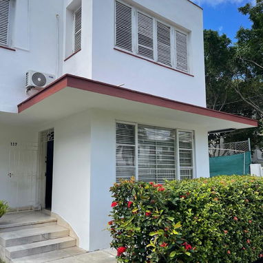 Casa independiente en Miramar con 900m² . Todo de lujo - Img 115301701