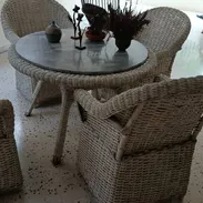 🚨Juego de mimbre para terraza. Con 4 sillas y mesa con centro de mármol. - Img 57177753