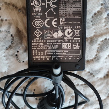 Monitor AOC 21 " de uso con defecto en adaptador - 6/8
