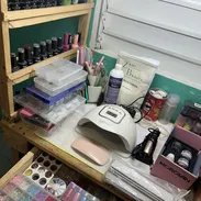 VENDO MESAS DE UÑAS CON ABSOLUTAMENTE TODO PARA EMPEZAR escríbanme al pv para enseñarles todas las fotos - Img 57427296