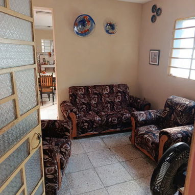 🏠 Propiedad urbana de dos plantas en La Habana  Casa independiente de dos plantas, ubicada en el reparto Callejas - Img 119160451