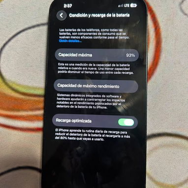 Vendo iPhone 13 Precio: $300 💵 SIM FÍSICA ✅ Libre fábrica 🏭 Color : Azul Midnight ⚫️🔵 Almacenamiento: 128 GB 💾 Face - 5/5