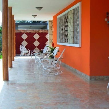 Alquiler de Casa de Lujo con Piscina a Pasos del Mar en Santa Fe - Img 114950804