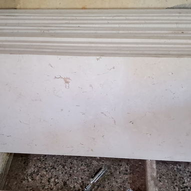 Plancha, losas y rodapié de mármol crema de buen material no dudes en contartarnos - Img 121344372